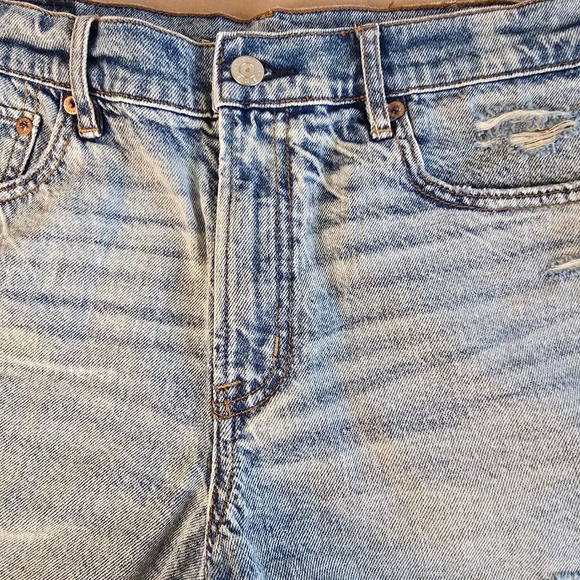 American Eagle Strigid High Rise Distressed Denim Shorts Light Wash Blue Size 6 - Picture 8 of 16